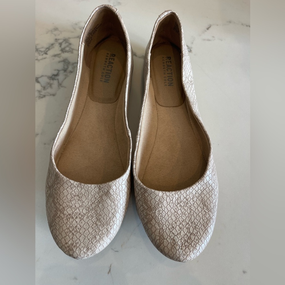 Kenneth Cole, Snake skin pattern, size 9